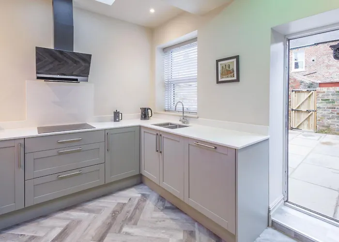 Host & - Minster View York