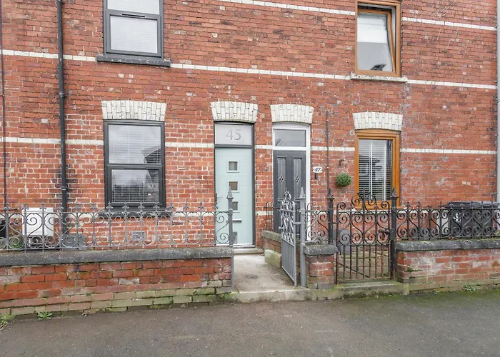 Host & - Minster View