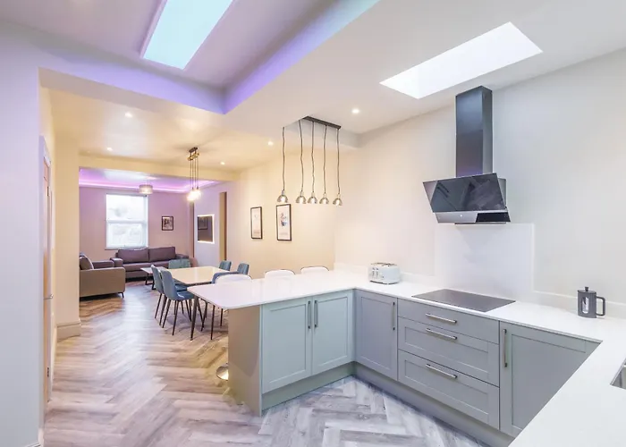 Host&stay - Minster View *